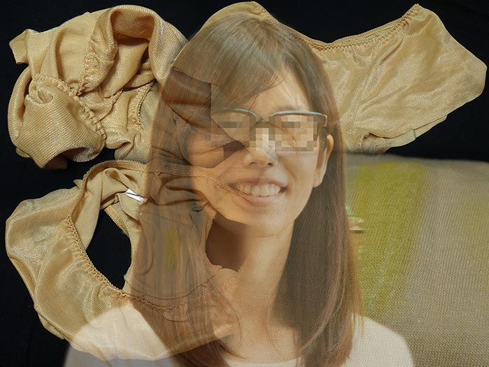 メガネの似合う人妻の汚れクロッチ画像